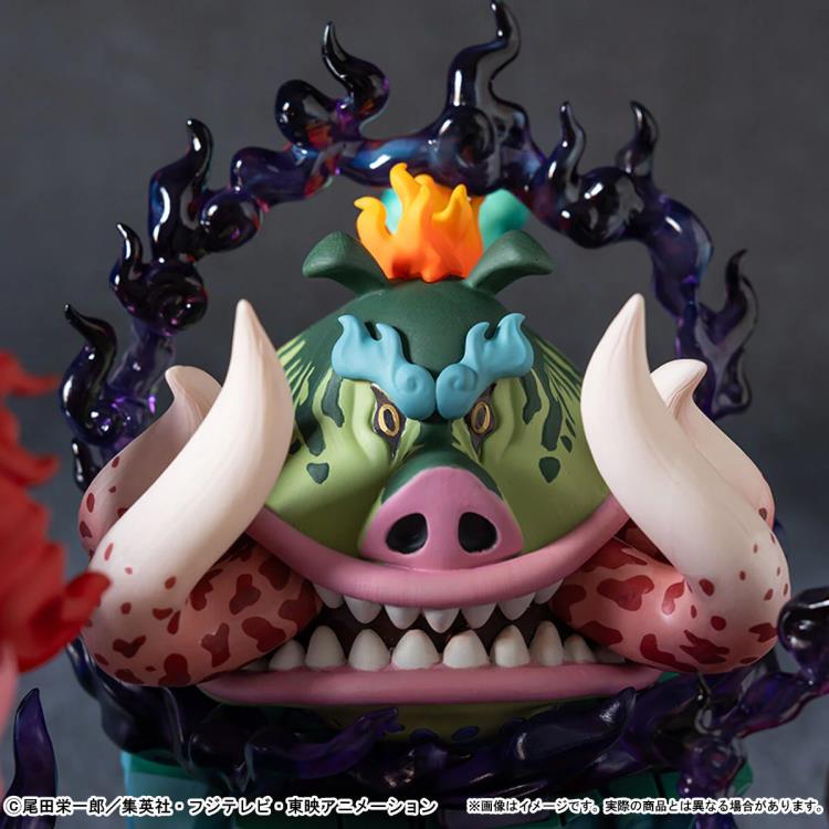 One Piece World Collectable Figure Premium Monkey D. Luffy vs. Five Elders Exclusive Figure Set Gallery Image 5