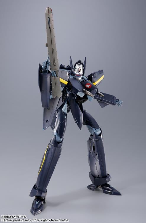 Macross 7 DX Chogokin VF-17S Nightmare Stealth Valkyrie (Gamlin Kizaki) Action Figure Gallery Image 4
