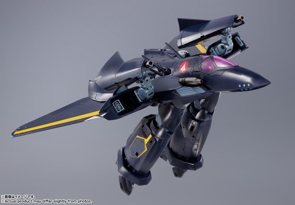 Macross 7 DX Chogokin VF-17S Nightmare Stealth Valkyrie (Gamlin Kizaki) Action Figure Gallery Image 11