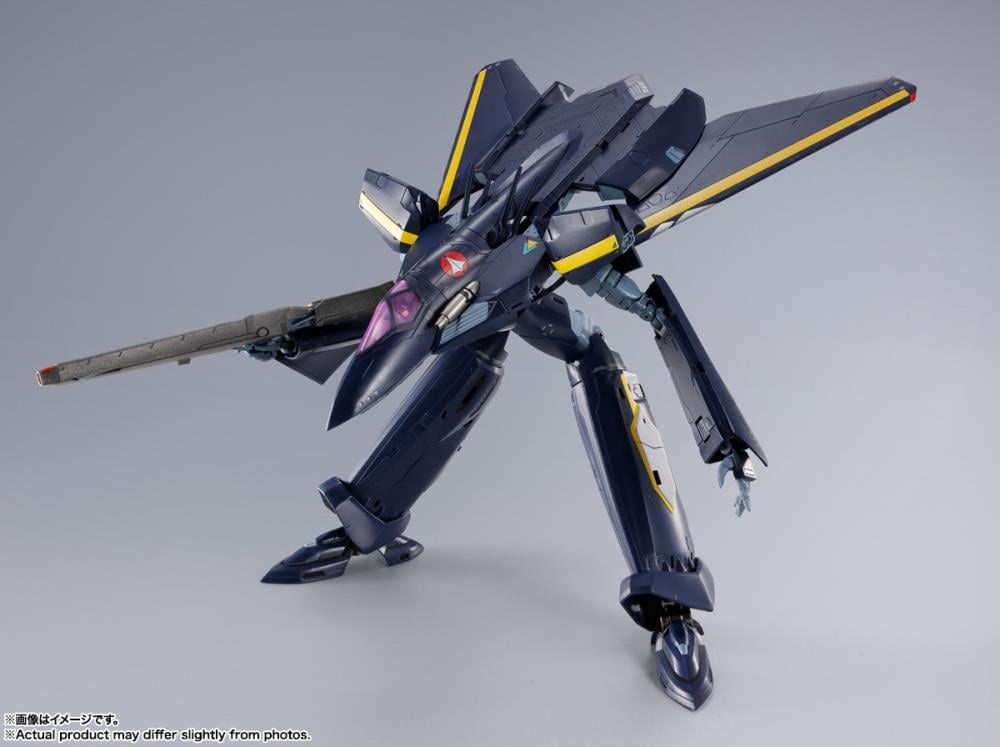 Macross 7 DX Chogokin VF-17S Nightmare Stealth Valkyrie (Gamlin