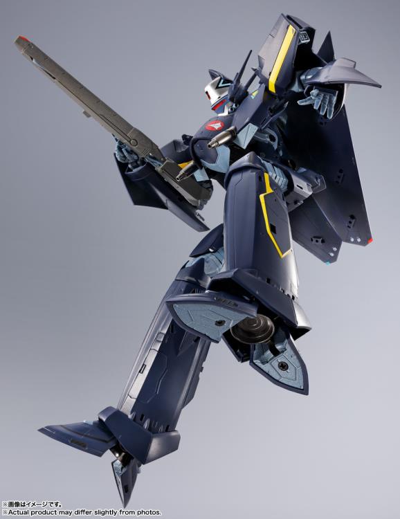 Macross 7 DX Chogokin VF-17S Nightmare Stealth Valkyrie (Gamlin Kizaki) Action Figure Gallery Image 6