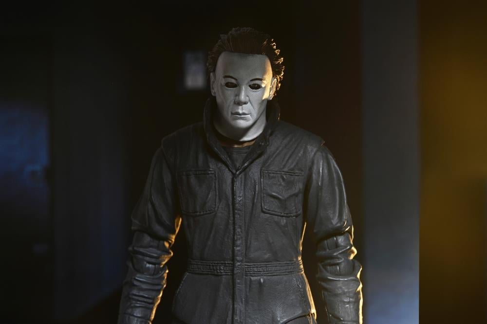 Halloween: Resurrection Ultimate Michael Myers Action Figure Gallery Image 11