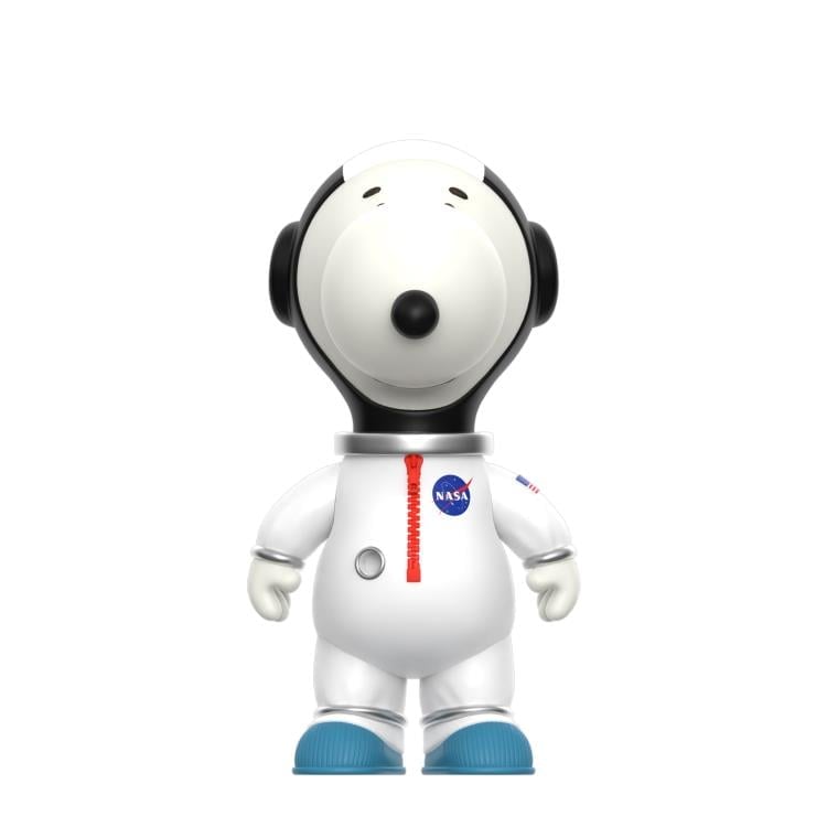 Peanuts Supersize Snoopy (White Spacesuit Ver.) Limited Edition Vinyl Figure Gallery Image 5