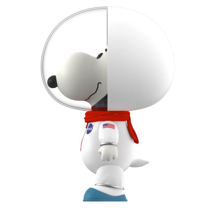 Peanuts Supersize Snoopy (White Spacesuit Ver.) Limited Edition Vinyl Figure Gallery Image 4