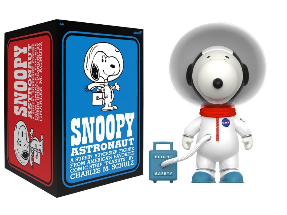 Peanuts Supersize Snoopy (White Spacesuit Ver.) Limited Edition Vinyl Figure Gallery Image 7