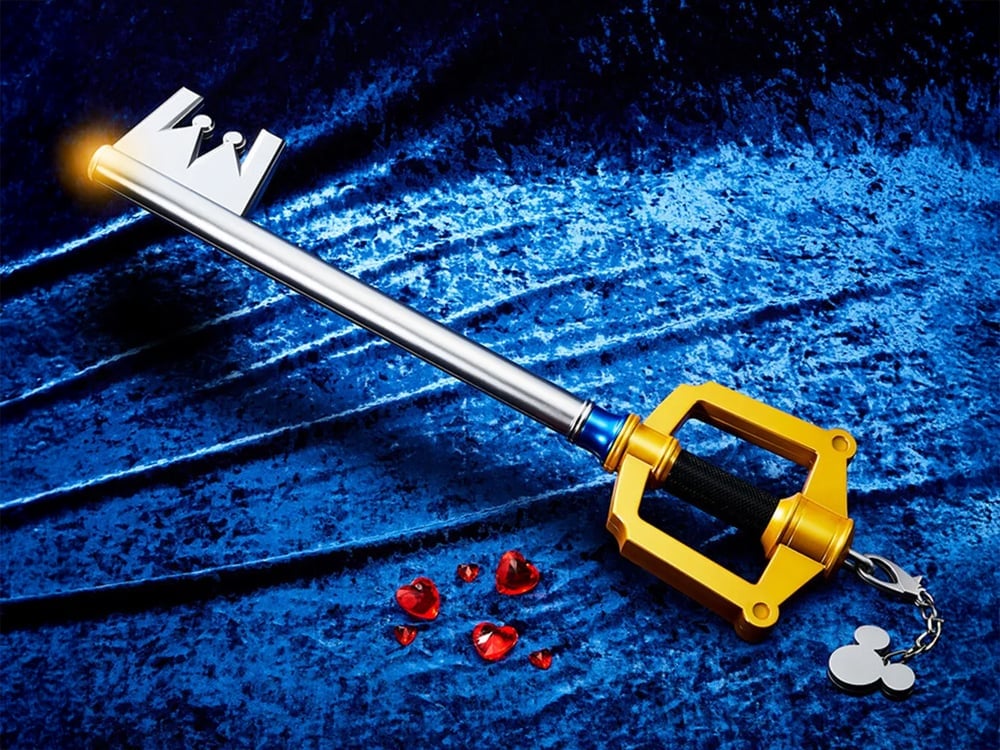 Kingdom Hearts Kingdom Key Keyblade Exclusive Replica Gallery Image 1