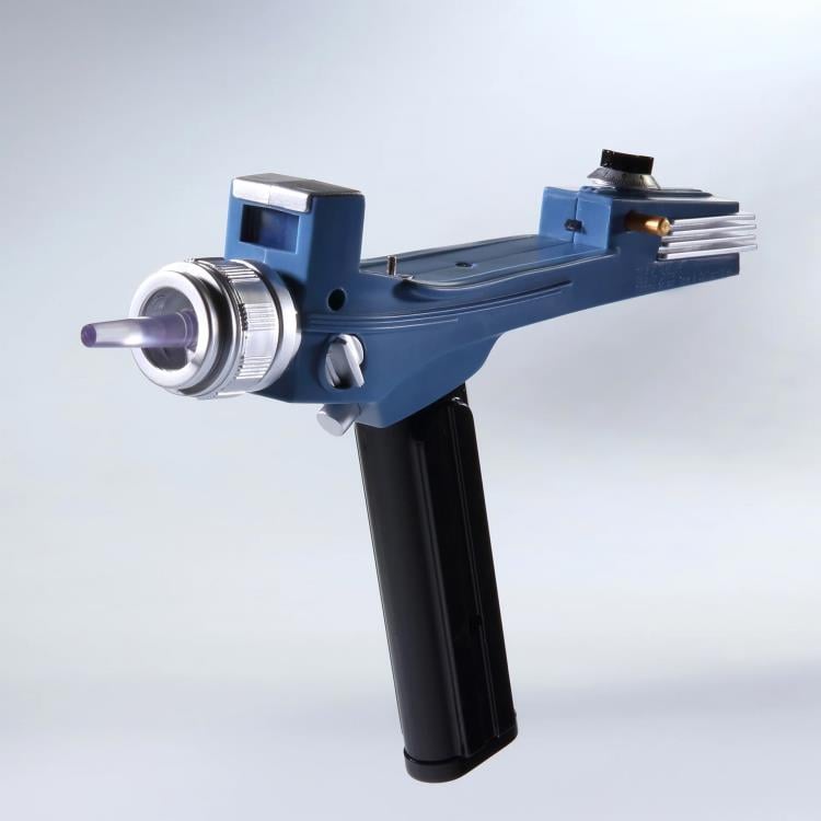 Star Trek: The Original Series Type 2 Phaser Replica Gallery Image 3