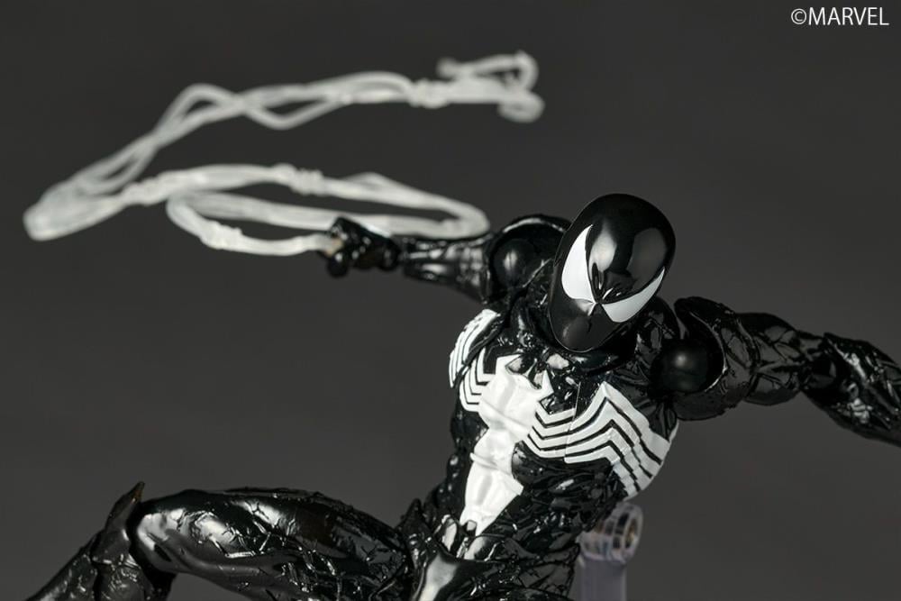 Marvel Comics Amazing Yamaguchi Revoltech NR105 Symbiote Suit Spider-Man Action Figure Gallery Image 10