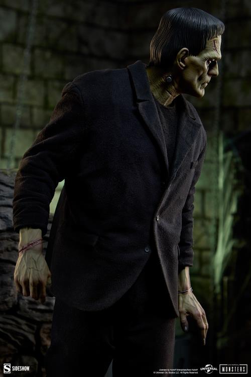 Universal Monsters Premium Format Mixed Media Frankenstein's Monster (Fabric Costuming Ver.) Statue Gallery Image 6