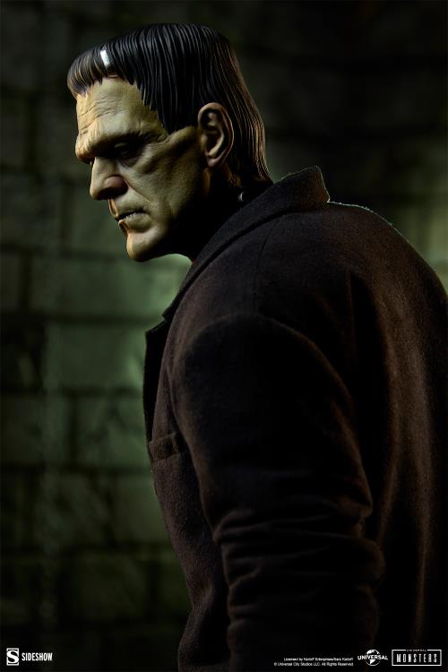Universal Monsters Premium Format Mixed Media Frankenstein's Monster (Fabric Costuming Ver.) Statue Gallery Image 7