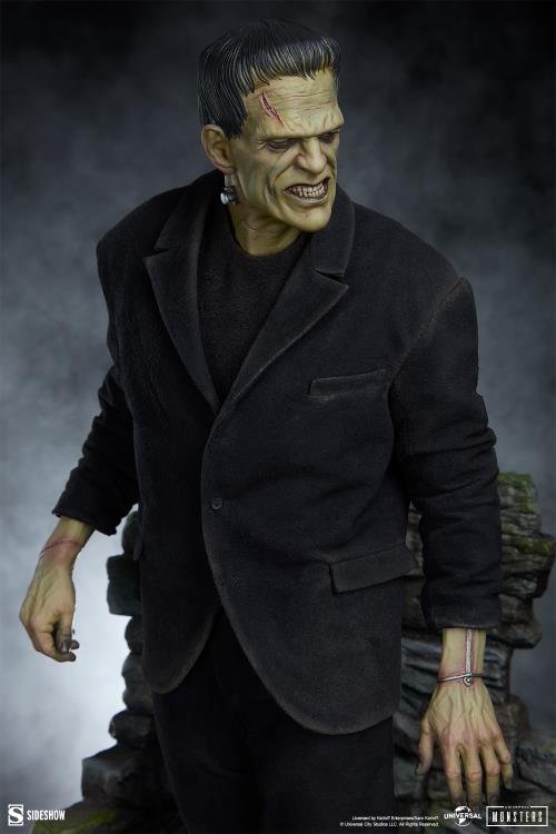 Universal Monsters Premium Format Mixed Media Frankenstein's Monster (Fabric Costuming Ver.) Statue Gallery Image 13