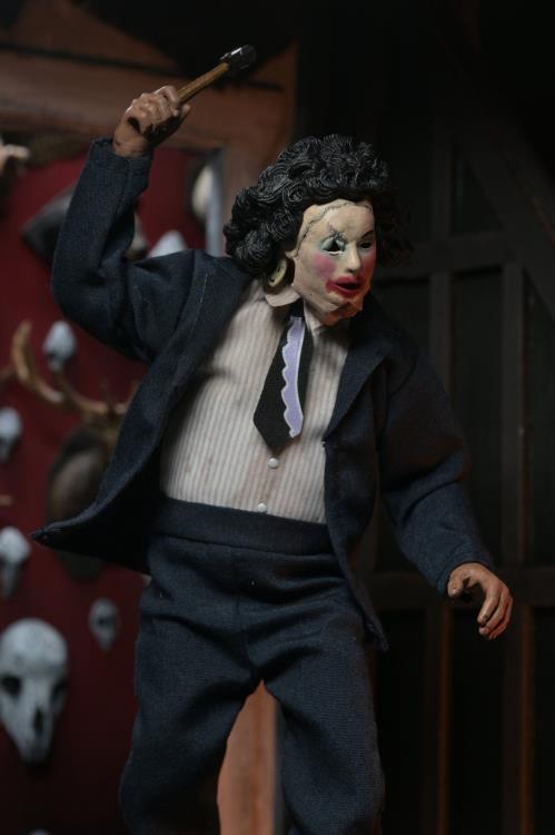The Texas Chainsaw Massacre Leatherface with Pretty Woman Mask Clothed Action Figure Gallery Image 7