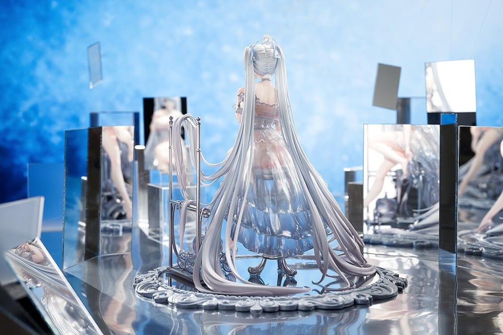 Goddess of Victory: Nikke Cinderella (Glass Princess) 1/7 Scale Figure Gallery Image 4