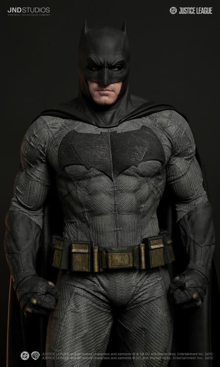 Justice League Hyperreal Platinum Batman (Dual Ver.) 1/3 Scale Statue Gallery Image 33