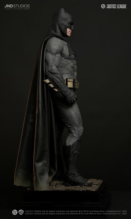 Justice League Hyperreal Platinum Batman (Dual Ver.) 1/3 Scale Statue Gallery Image 23