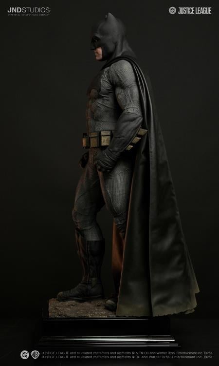 Justice League Hyperreal Platinum Batman (Dual Ver.) 1/3 Scale Statue Gallery Image 24