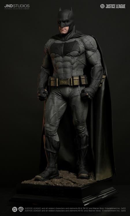 Justice League Hyperreal Platinum Batman (Dual Ver.) 1/3 Scale Statue Gallery Image 26