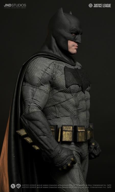 Justice League Hyperreal Platinum Batman (Dual Ver.) 1/3 Scale Statue Gallery Image 31
