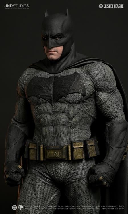Justice League Hyperreal Platinum Batman (Dual Ver.) 1/3 Scale Statue Gallery Image 30
