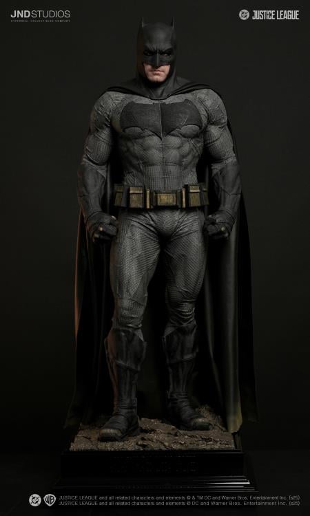Justice League Hyperreal Platinum Batman (Dual Ver.) 1/3 Scale Statue Gallery Image 20