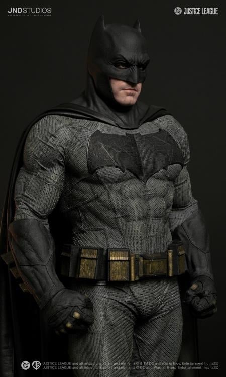 Justice League Hyperreal Platinum Batman (Dual Ver.) 1/3 Scale Statue Gallery Image 32