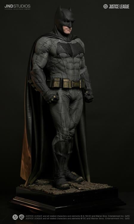 Justice League Hyperreal Platinum Batman (Dual Ver.) 1/3 Scale Statue Gallery Image 22