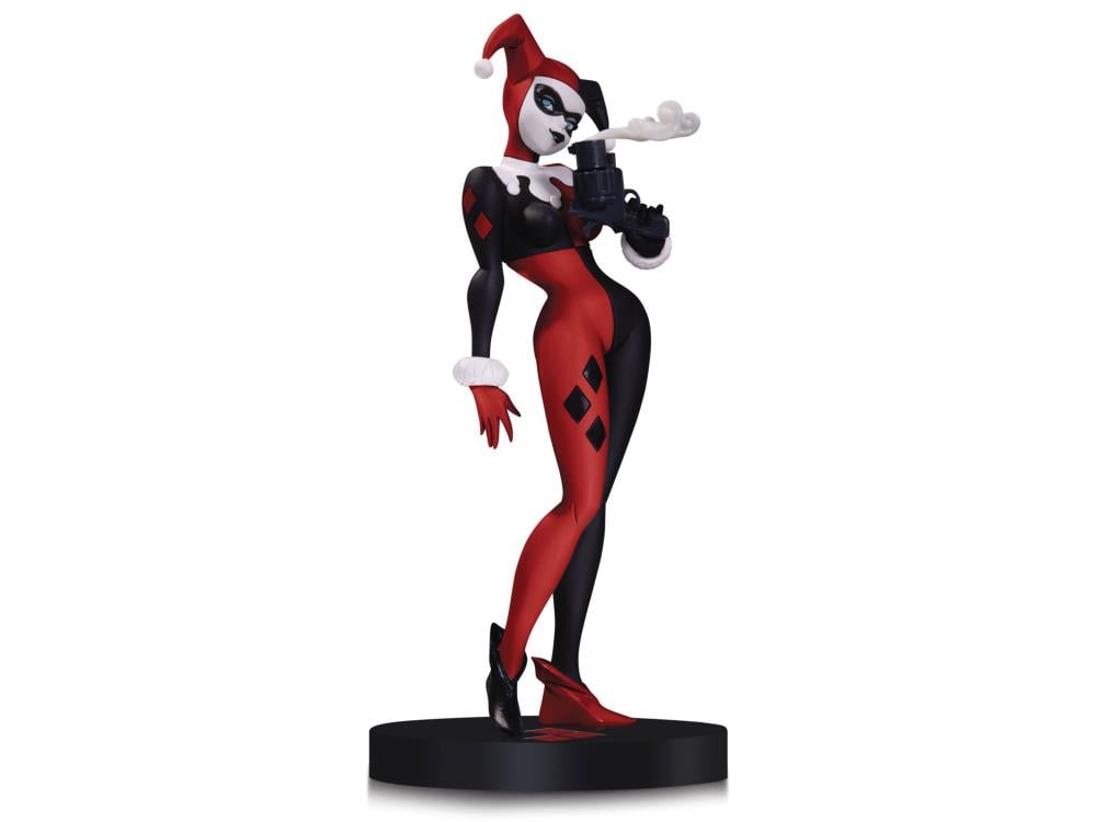 DC Designer Series Harley Quinn Statue (Bruce Timm) Gallery Image 3