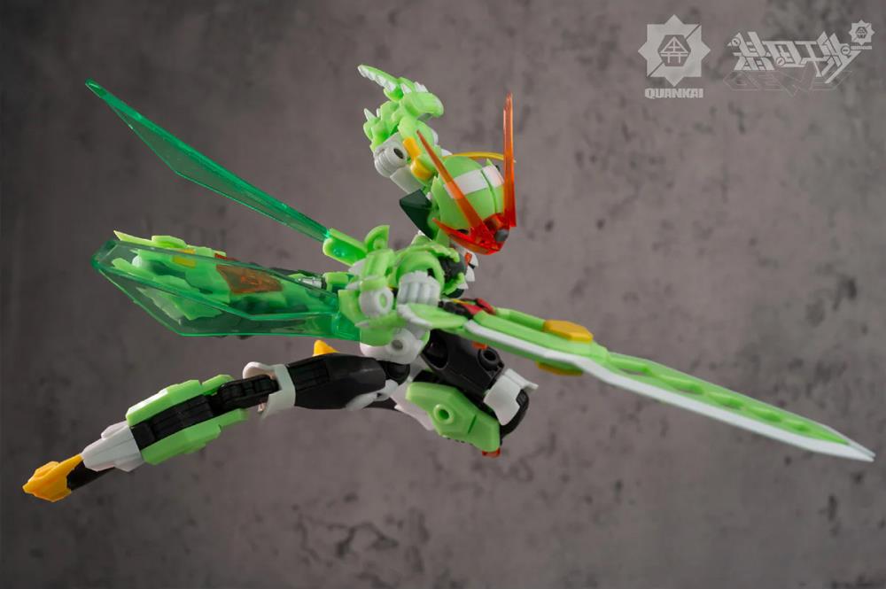 Gene Interference Series QK-TL-001 Mantis Armor Suit Mantis Girl 1/12 Scale Model Kit Gallery Image 6