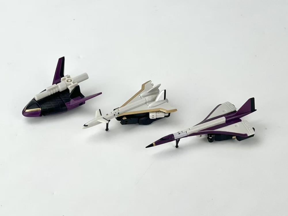Master Builder MB-26B The Purple Saber Team Mini Robots Three-Pack Gallery Image 5