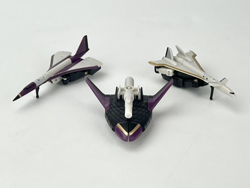 Master Builder MB-26B The Purple Saber Team Mini Robots Three-Pack Gallery Image 7