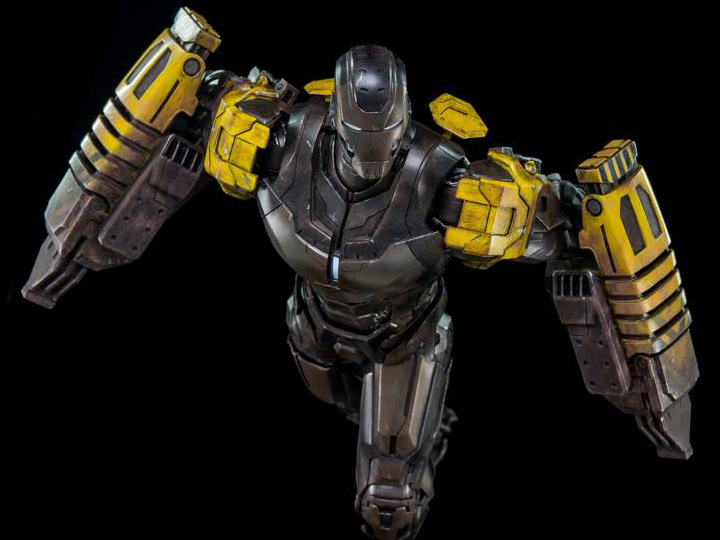 Iron Man 3: 1/9 Scale Iron Man Mark XXV Striker Armor Figure