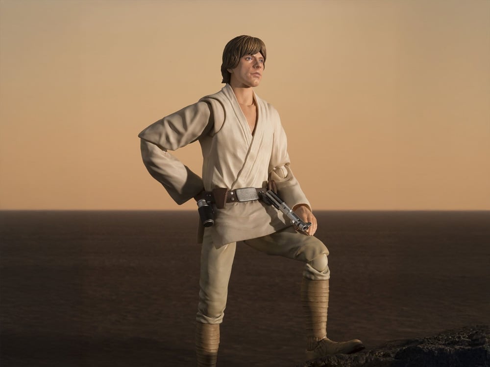 Star Wars: A New Hope S.H.Figuarts Luke Skywalker Gallery Image 1