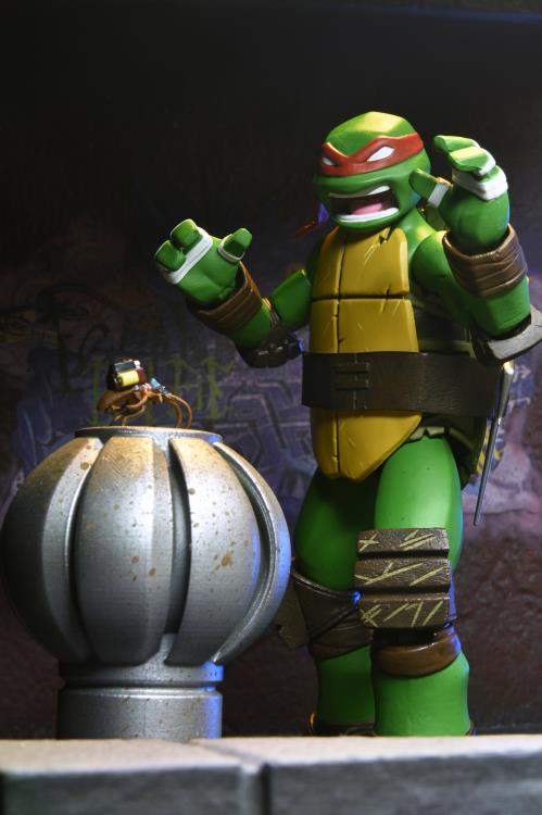 Teenage Mutant Ninja Turtles (2012) Ultimate Raphael Action Figure Gallery Image 8