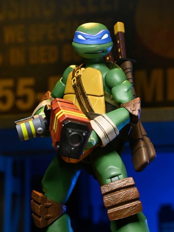 Teenage Mutant Ninja Turtles (2012) Ultimate Leonardo Action Figure Gallery Image 2