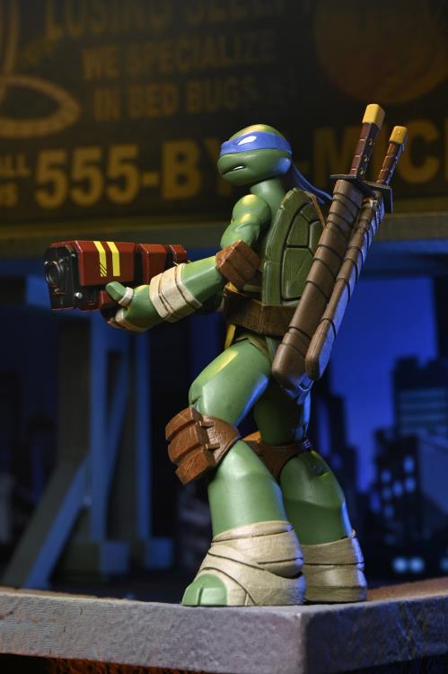Teenage Mutant Ninja Turtles (2012) Ultimate Leonardo Action Figure Gallery Image 7