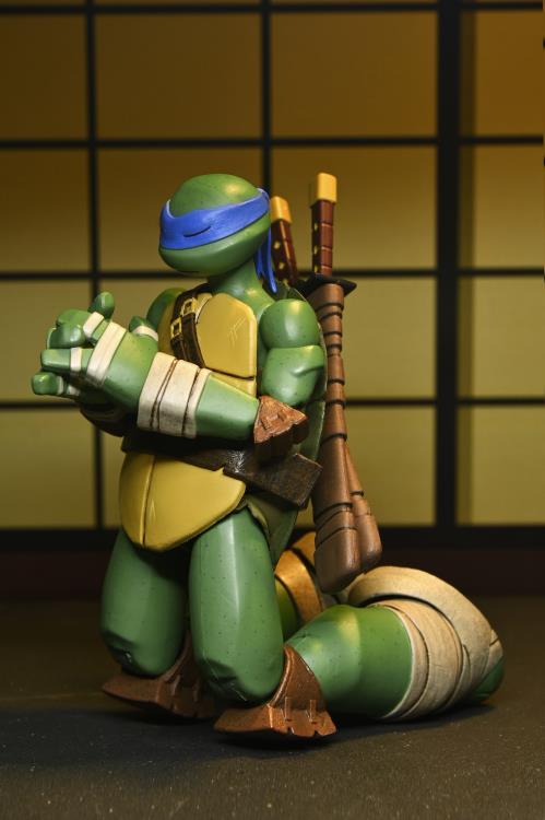 Teenage Mutant Ninja Turtles (2012) Ultimate Leonardo Action Figure Gallery Image 11