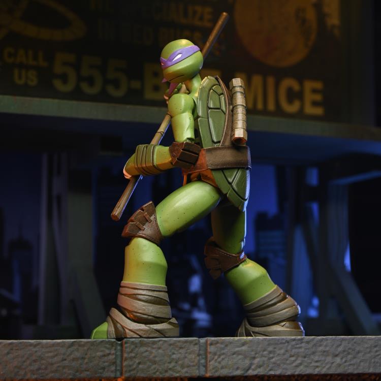 Teenage Mutant Ninja Turtles (2012) Ultimate Donatello Action Figure Gallery Image 6