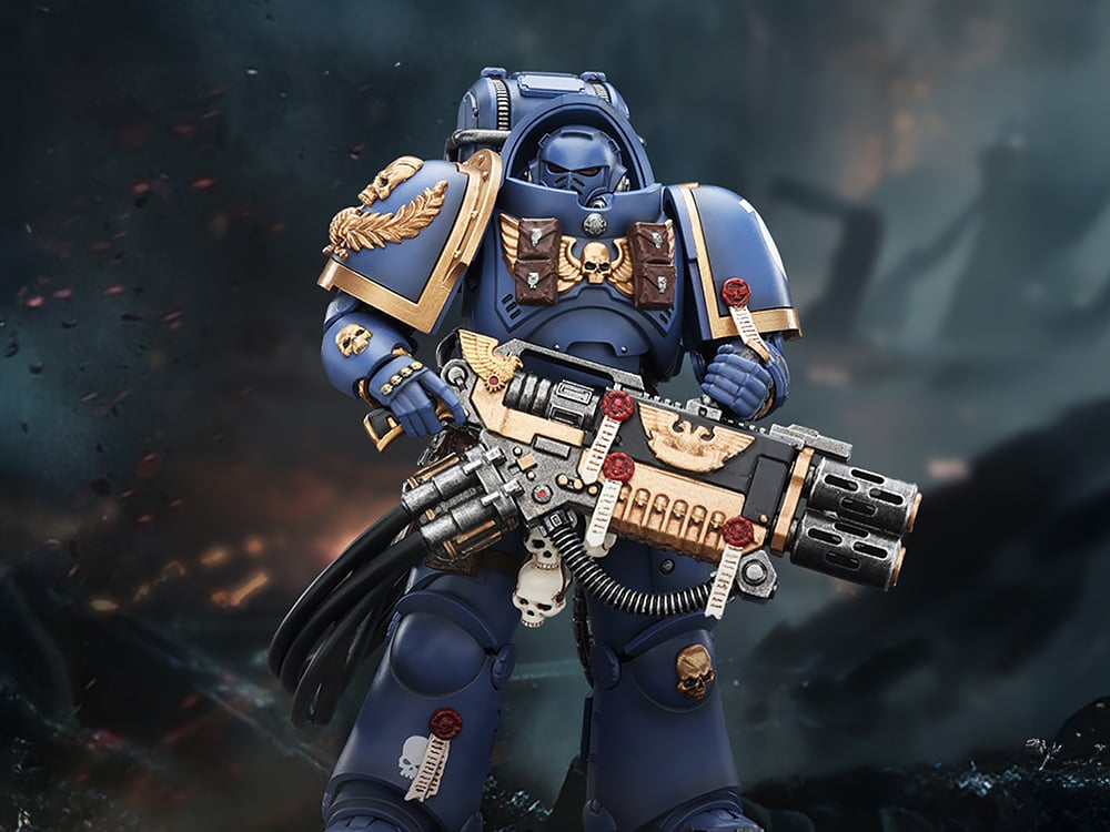 Warhammer 40,000: Space Marine 2 Ultramarines Heavy Artificer Armor with Relic Multi-Melta 1/18 Scale Action Figure Gallery Image 1