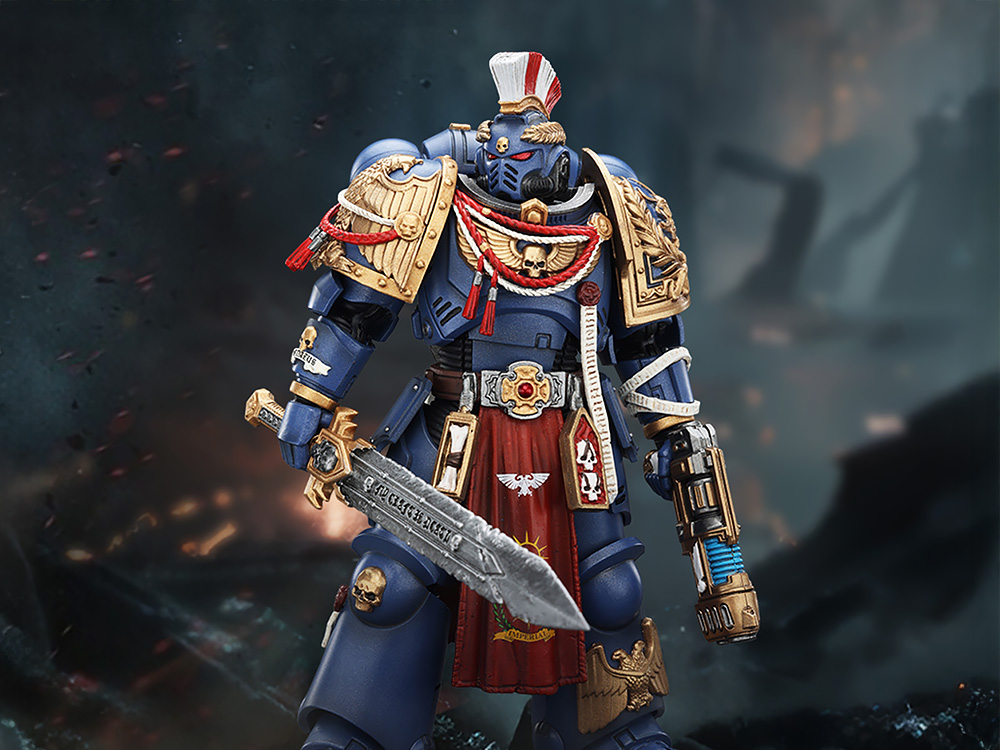 Warhammer 40,000: Space Marine 2 Ultramarines Relic Primus Armor with Plasma Pistol and Combat Blade 1/18 Scale Action Figure Gallery Image 1