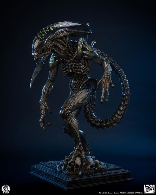Alien vs. Predator Grid Alien 1/2 Scale Limited Edition Statue Gallery Image 3