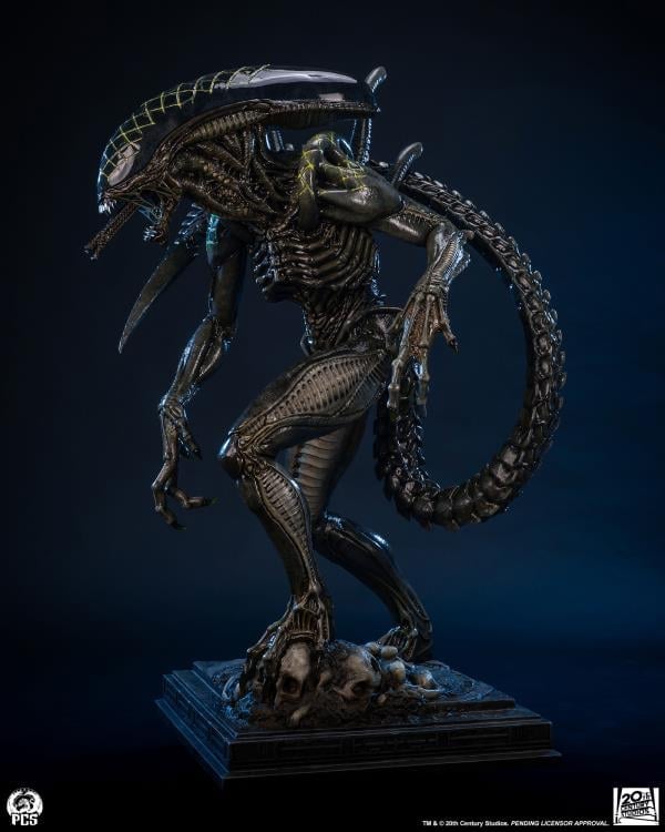 Alien vs. Predator Grid Alien 1/2 Scale Limited Edition Statue Gallery Image 15