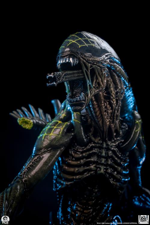 Alien vs. Predator Grid Alien 1/2 Scale Limited Edition Statue Gallery Image 20