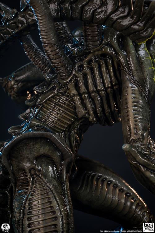 Alien vs. Predator Grid Alien 1/2 Scale Limited Edition Statue Gallery Image 36