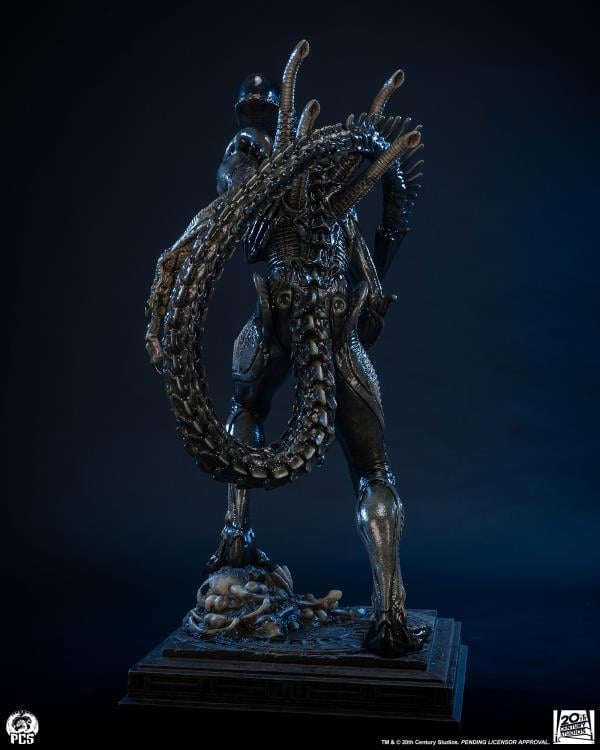 Alien vs. Predator Grid Alien 1/2 Scale Limited Edition Statue Gallery Image 6