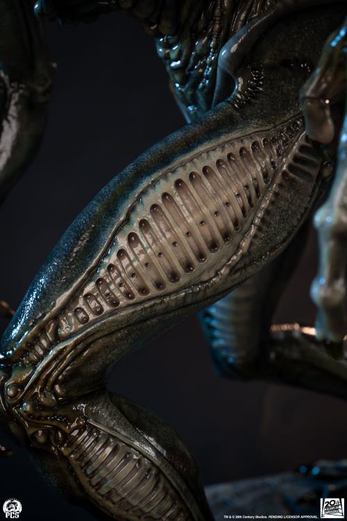 Alien vs. Predator Grid Alien 1/2 Scale Limited Edition Statue Gallery Image 31