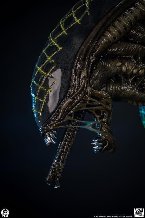 Alien vs. Predator Grid Alien 1/2 Scale Limited Edition Statue Gallery Image 23
