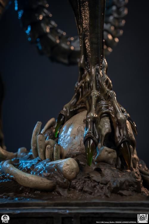 Alien vs. Predator Grid Alien 1/2 Scale Limited Edition Statue Gallery Image 39