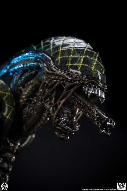Alien vs. Predator Grid Alien 1/2 Scale Limited Edition Statue Gallery Image 19