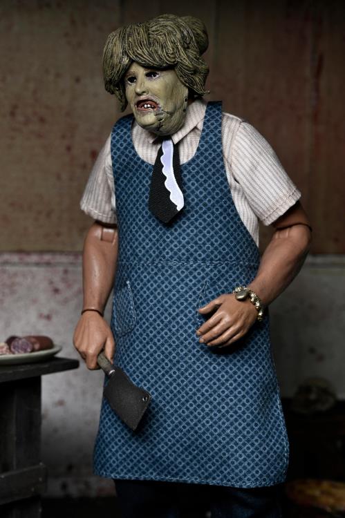 The Texas Chainsaw Massacre Leatherface with Old Lady Mask Clothed Action Figure Gallery Image 5