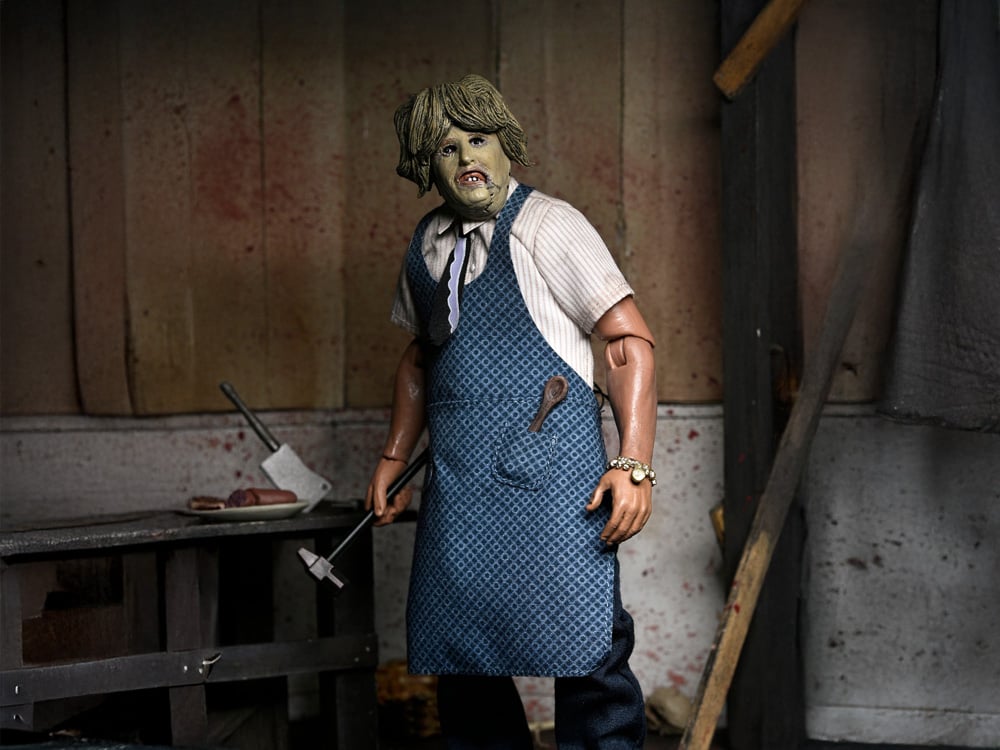 The Texas Chainsaw Massacre Leatherface with Old Lady Mask Clothed